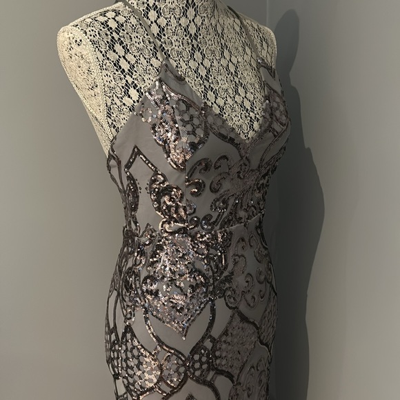 WINDSOR Women's Taisia Formal Sequin Scroll Dress in Silver (NWT)￨Size Medium - Picture 6 of 17